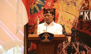 Dukung Pelaut Bali Kembali Berlayar, Koster : "Harus Segera Divaksin" ! 